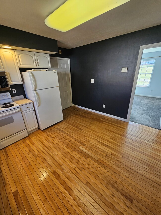 Building Photo - 4426 High School Rd