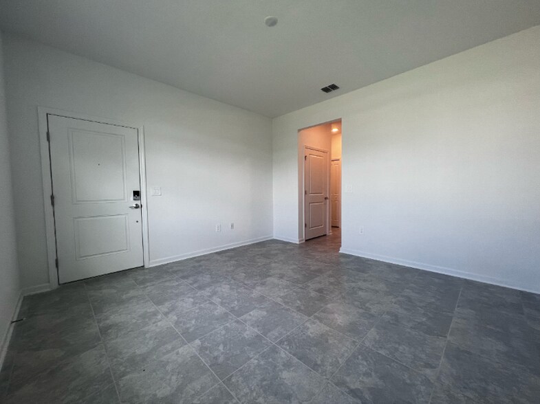 Building Photo - 784 Daring Dr