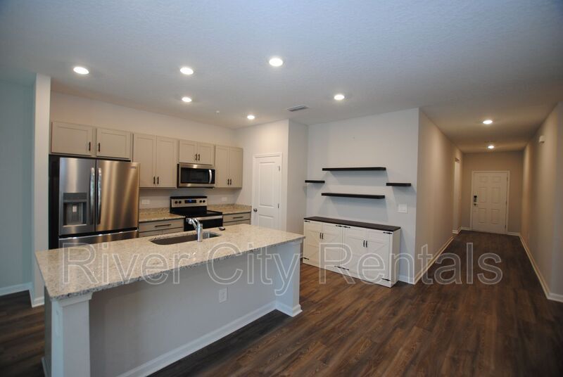 Building Photo - 14655 Macadamia Ln