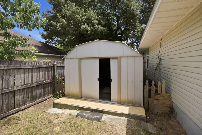 Building Photo - 5135 Whitehurst Ln