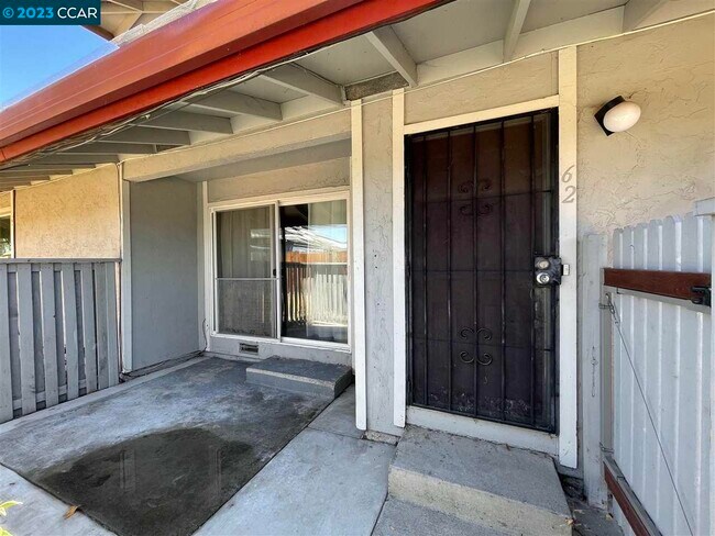 Building Photo - 62 Villa Cir