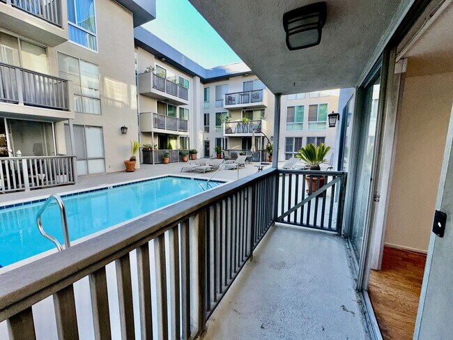 Building Photo - 1134 Alta Loma Rd