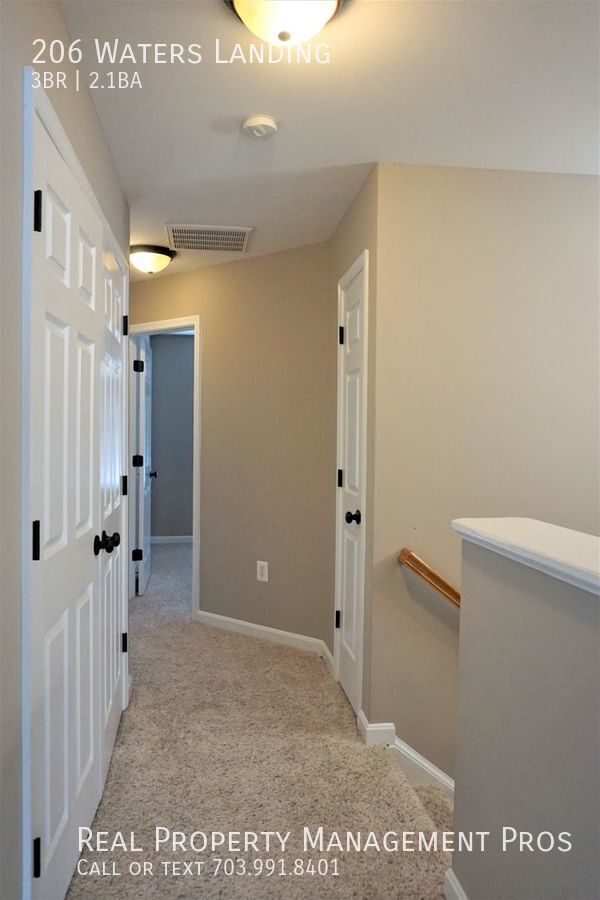 Building Photo - 206 Waters Landing