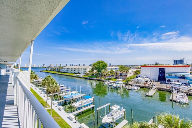 Building Photo - 108 Paradise Harbour Blvd