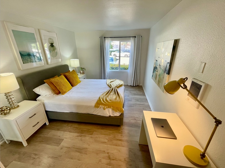 Building Photo - 3030 Suncrest Dr unit 402