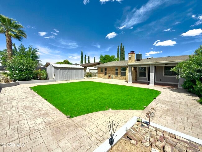 Building Photo - 3217 Funston Pl