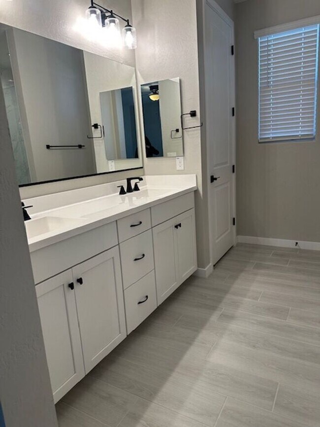 Building Photo - For Lease Now-$2,700 Built in 2023 beautif...