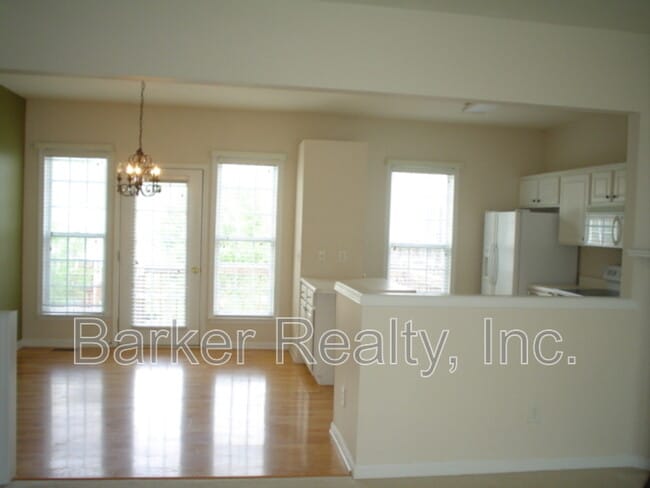 Building Photo - 7100 Proctor Hill Dr