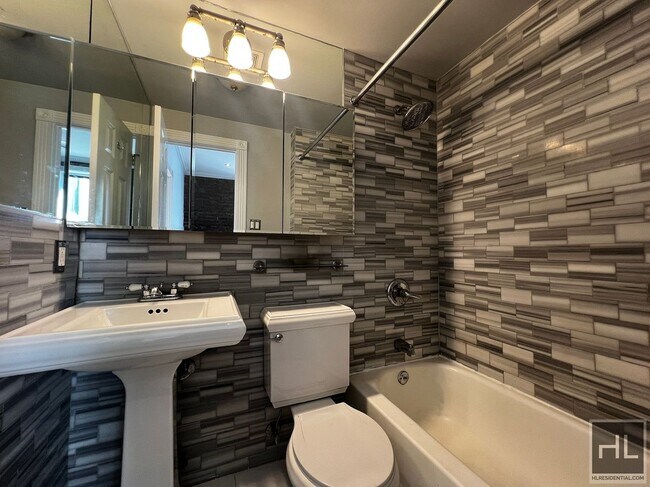 Building Photo - East 13th Street