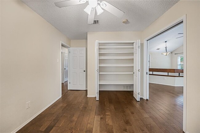 Building Photo - 4409 Bridlewood Dr