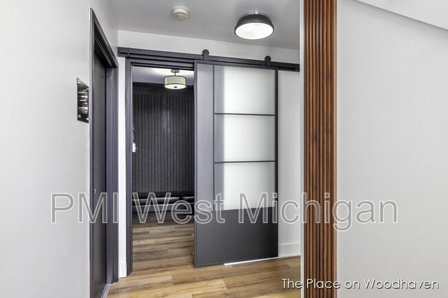 Building Photo - 8444 Woodhaven Dr SW