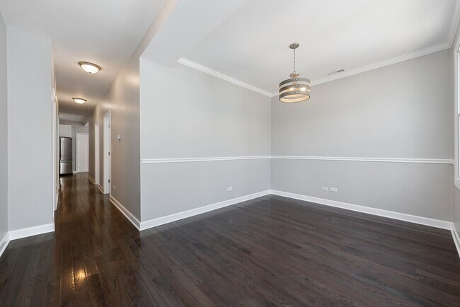 Building Photo - 1733 N Artesian Ave