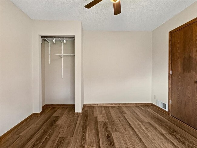 Building Photo - 5801 W 99th St