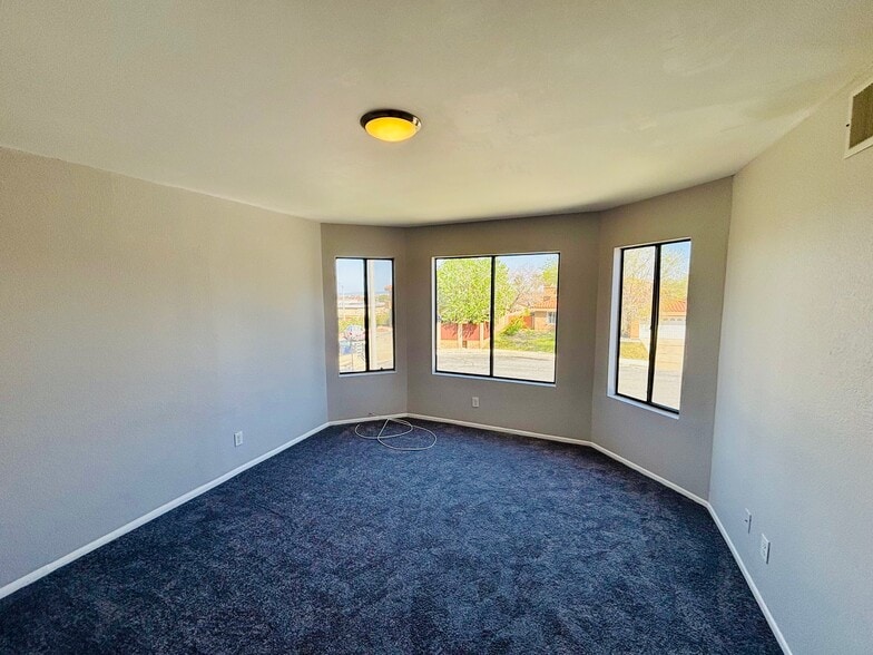 Building Photo - 38343 5th Pl W