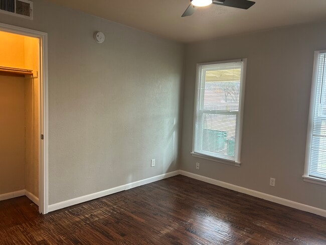 Building Photo - 3504 Jane Ln