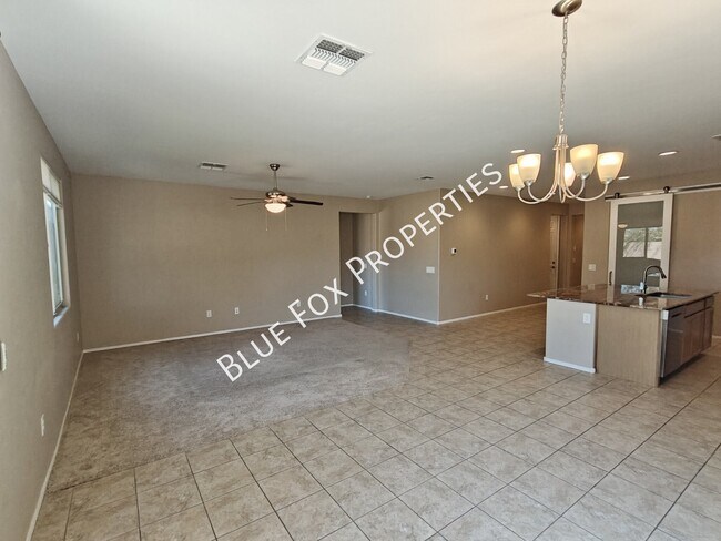 Building Photo - 11445 E Vail Crest Dr