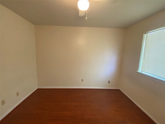 Building Photo - 14706 Woodward Gardens Dr