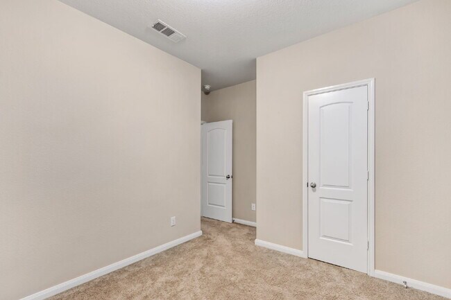Building Photo - Single family Home in Princeton