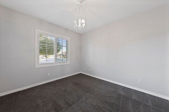 Building Photo - Luxury Living in Henderson's Tuscany: Spacious 4 Bedroom Home with Expansive Yard & More!