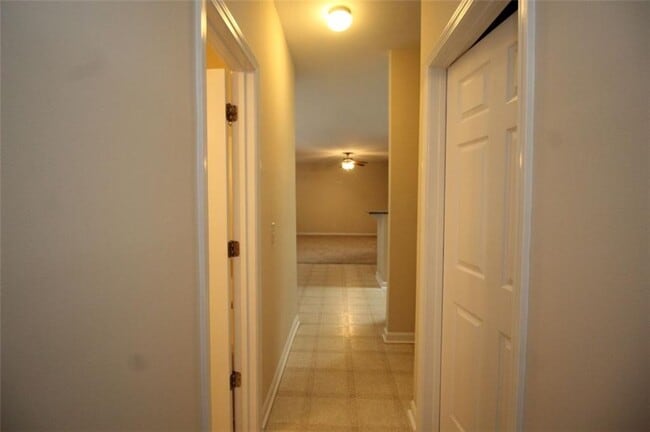 Building Photo - 5670 Winter Bluff Way NE