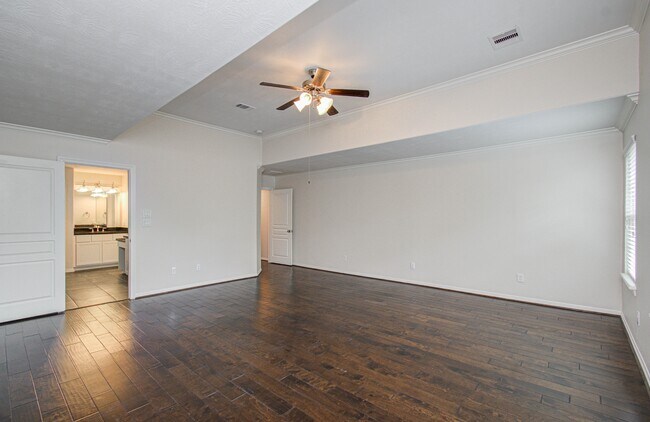 Building Photo - 4908 Crawford St