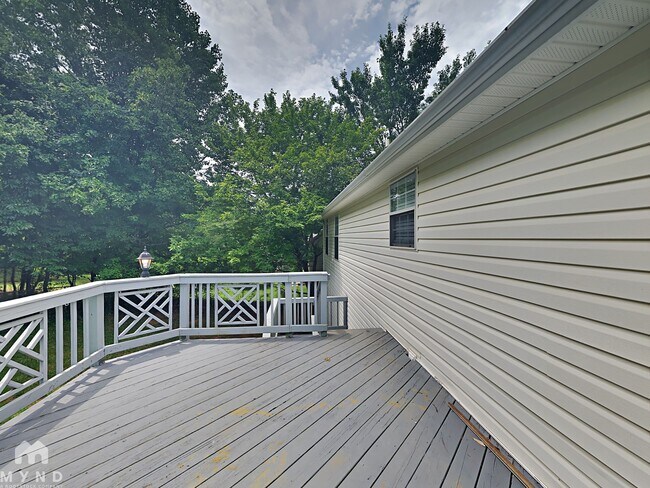 Building Photo - 4963 McKinley Dr