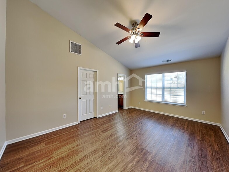 Building Photo - 116 Golden Valley Dr