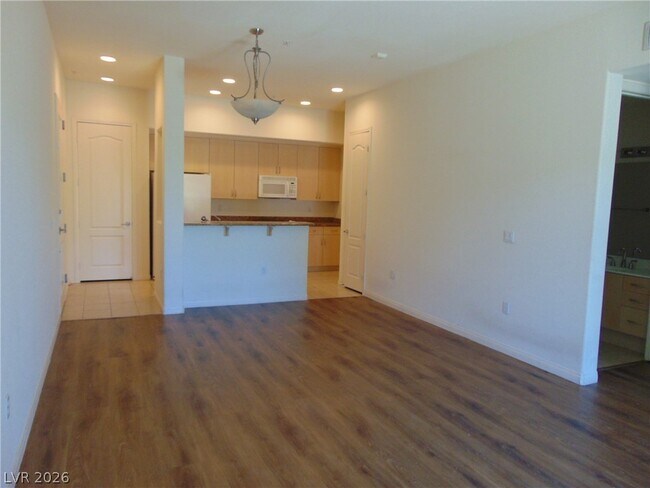 Building Photo - 44 E Serene Ave