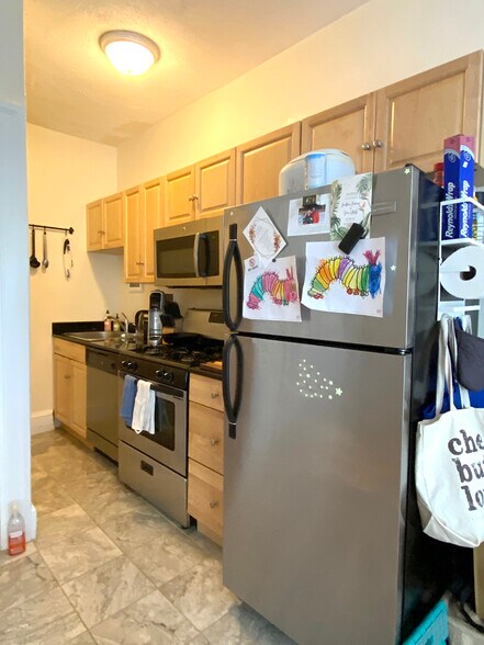 Building Photo - 1243 Beacon St