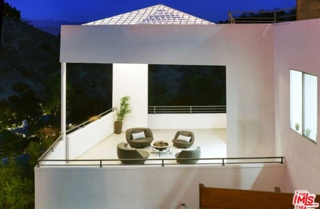 Building Photo - 3624 Avenida Del Sol