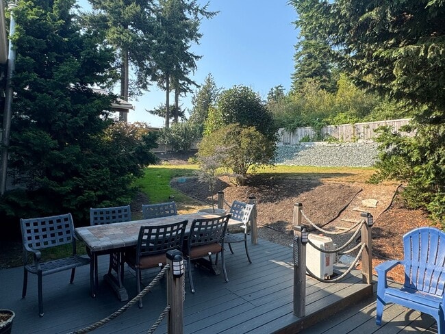 Building Photo - 3 Bed, 2 Bath in Anacortes WATER VIEW