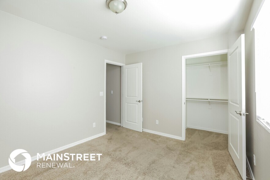 Building Photo - 2000 N 36th St