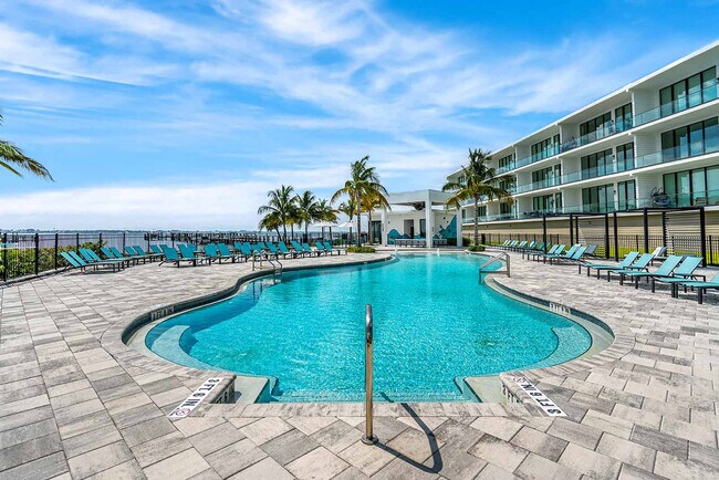 Building Photo - 3055 South Highway A1A-SI ID1074342P