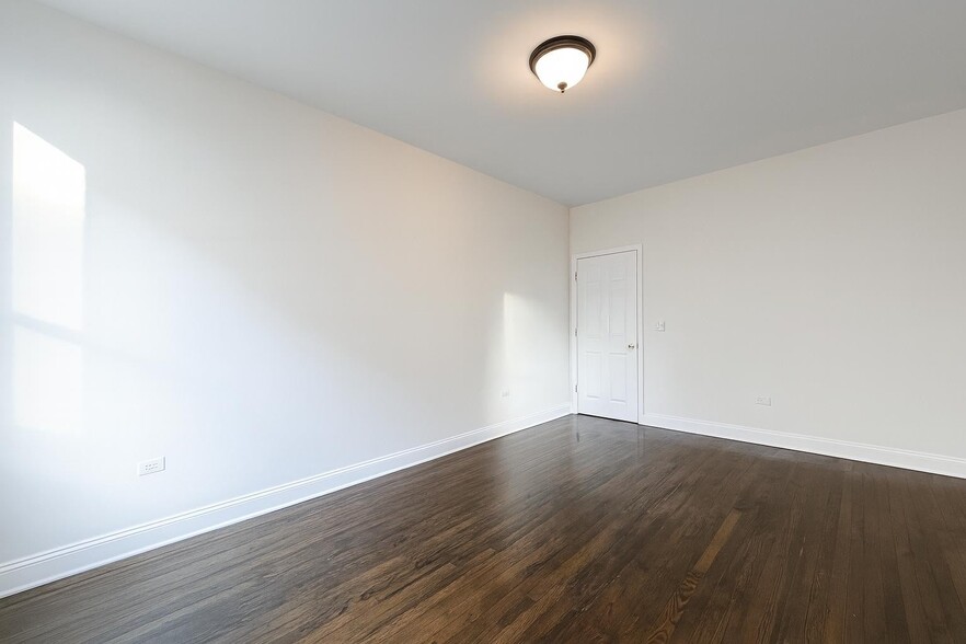 Building Photo - 105 Pinehurst Ave