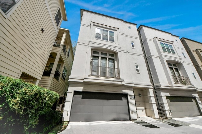 Building Photo - 1716 Stuart St