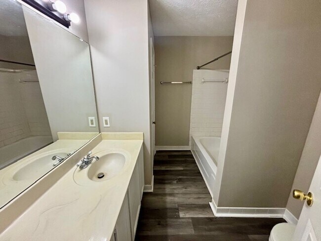 Building Photo - 3484 Shady Woods Cir