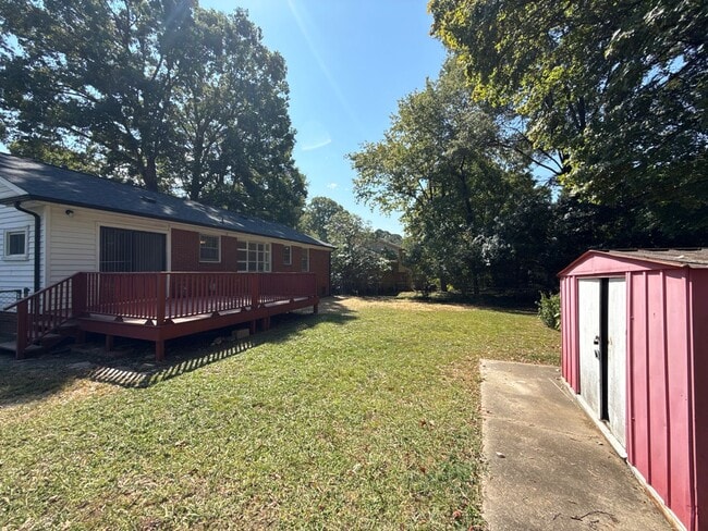 Building Photo - T.R. Lawing Realty Property