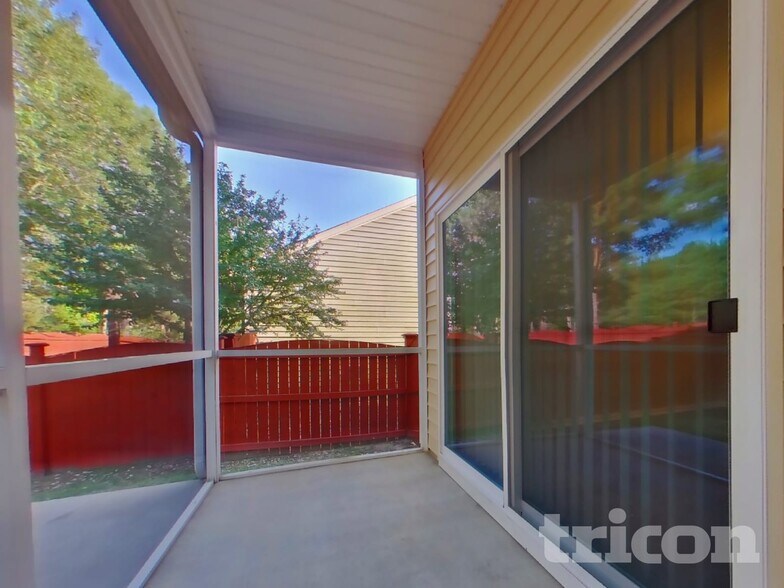 Building Photo - 209 Autumn Stroll Ct