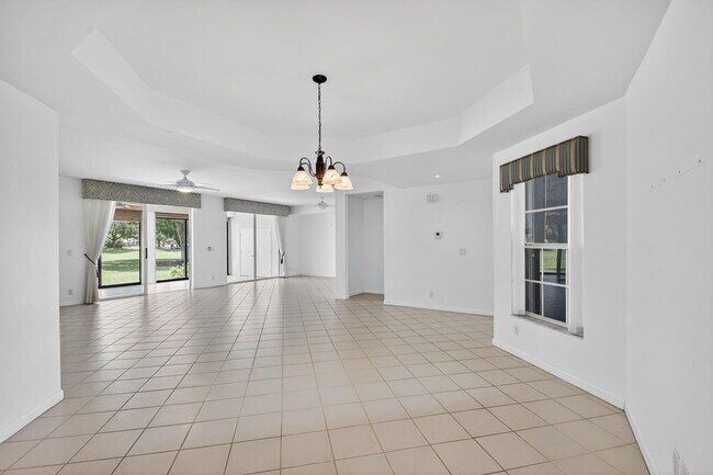 Building Photo - 11570 Briarwood Cir