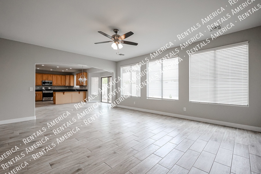 Building Photo - 43232 Wallner Dr