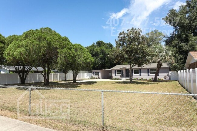 Building Photo - 135 W Chesley Ave