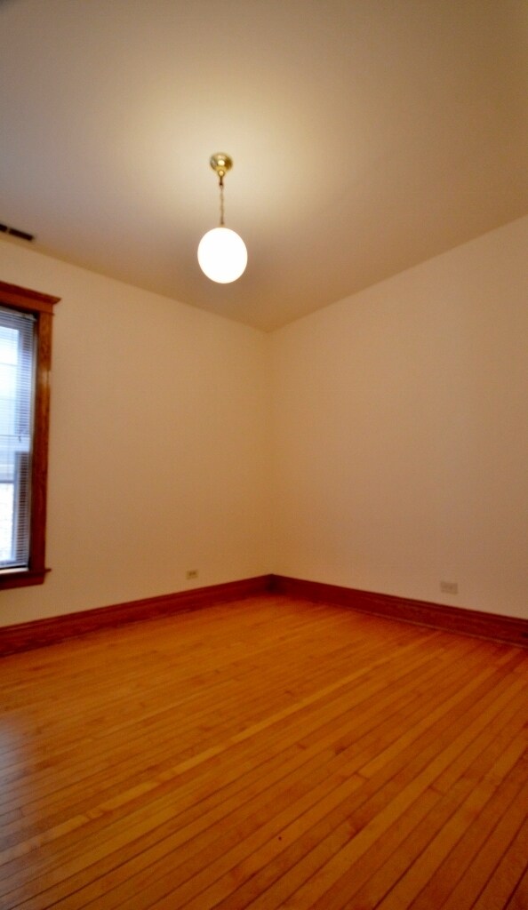 Building Photo - 1742 W Addison St