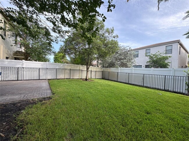 Building Photo - 731 NE 193rd St