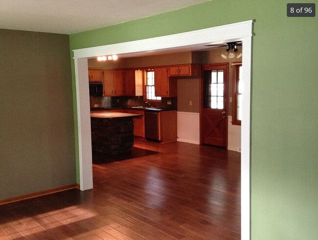 Building Photo - Charming Home in a Prime Central Springfield Location