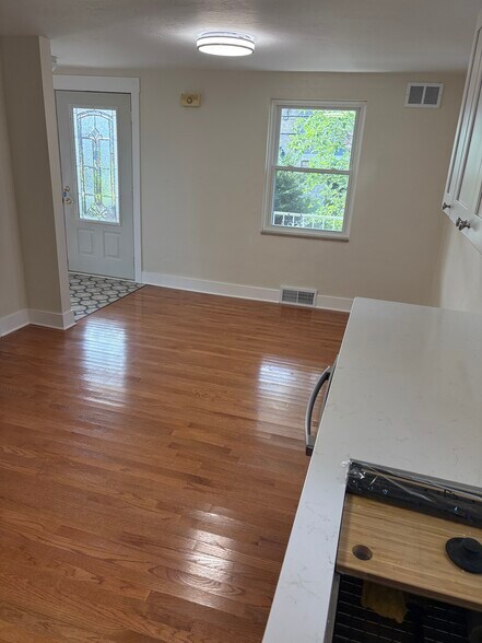 Building Photo - 1364 Simona Dr