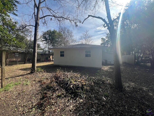 Building Photo - 116 Vickie Dr