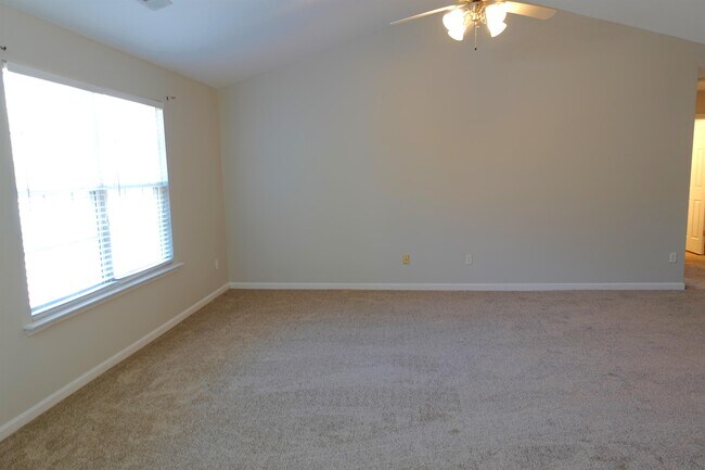 Building Photo - 139 Stockbridge Dr