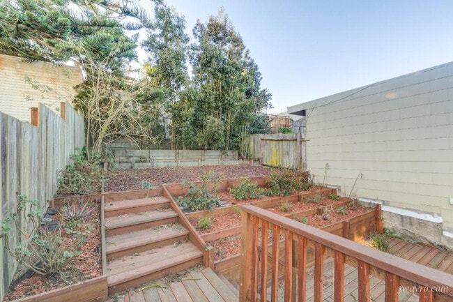 Building Photo - 465 35th Ave