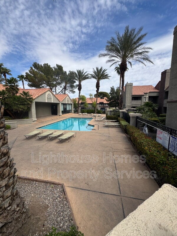 Building Photo - 5050 S Rainbow Blvd