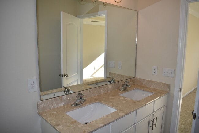 Building Photo - 434 Shetland Dr